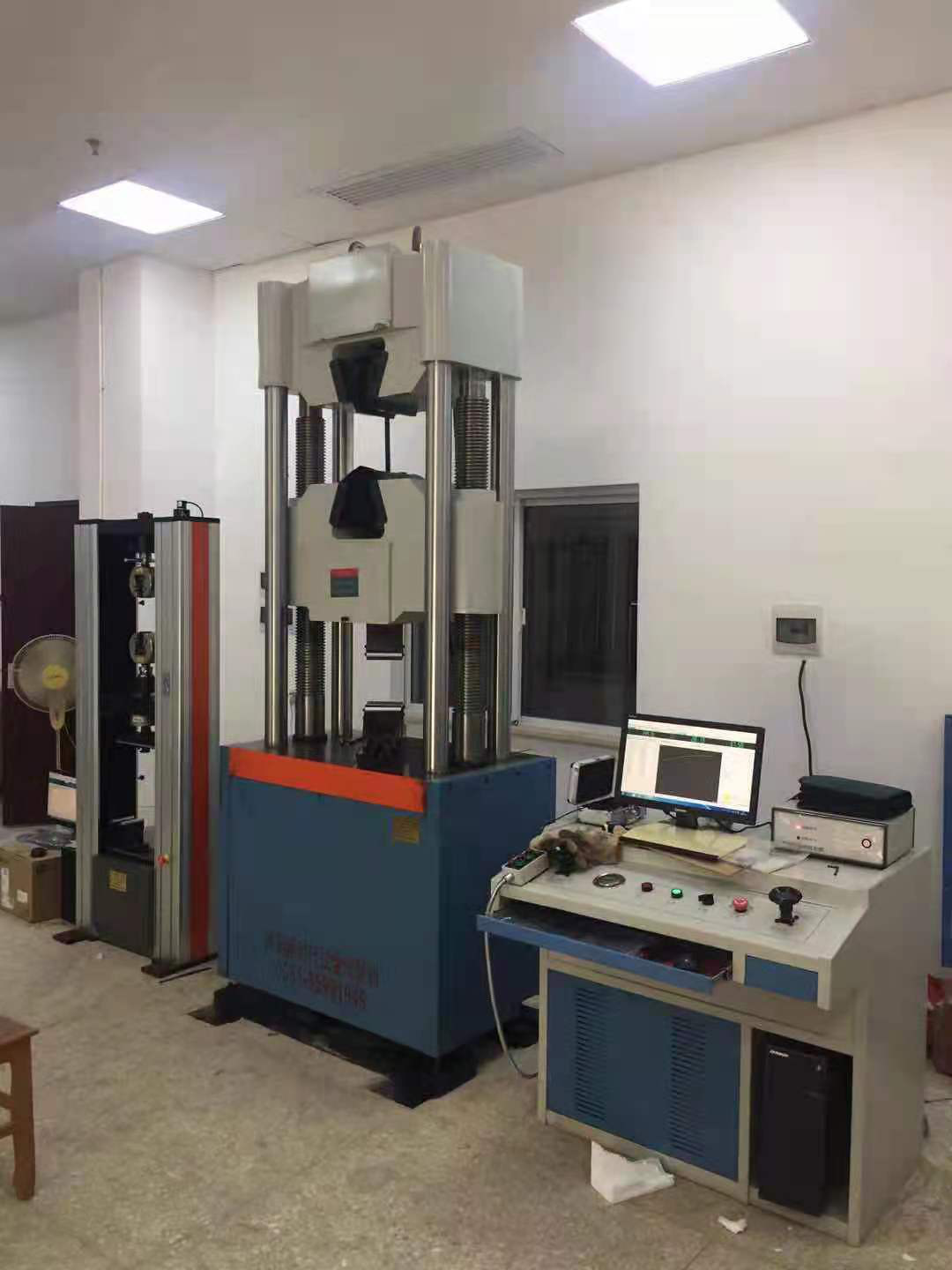 WAW-2000E微機控制電液伺服萬能試驗機產品質檢所使用